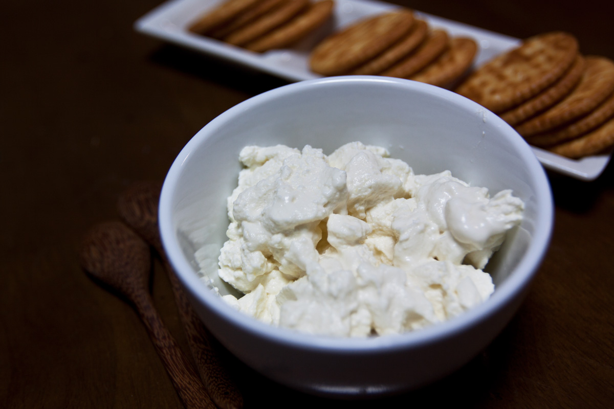 ［レシピ］牛乳から作る簡単ナチュラルチーズ！カッテージチーズの作り方。